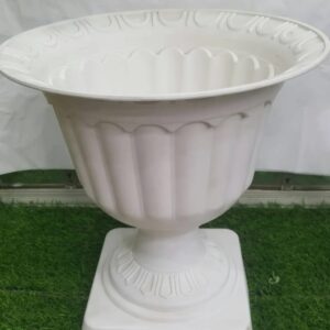 Big Plastic pot with stand